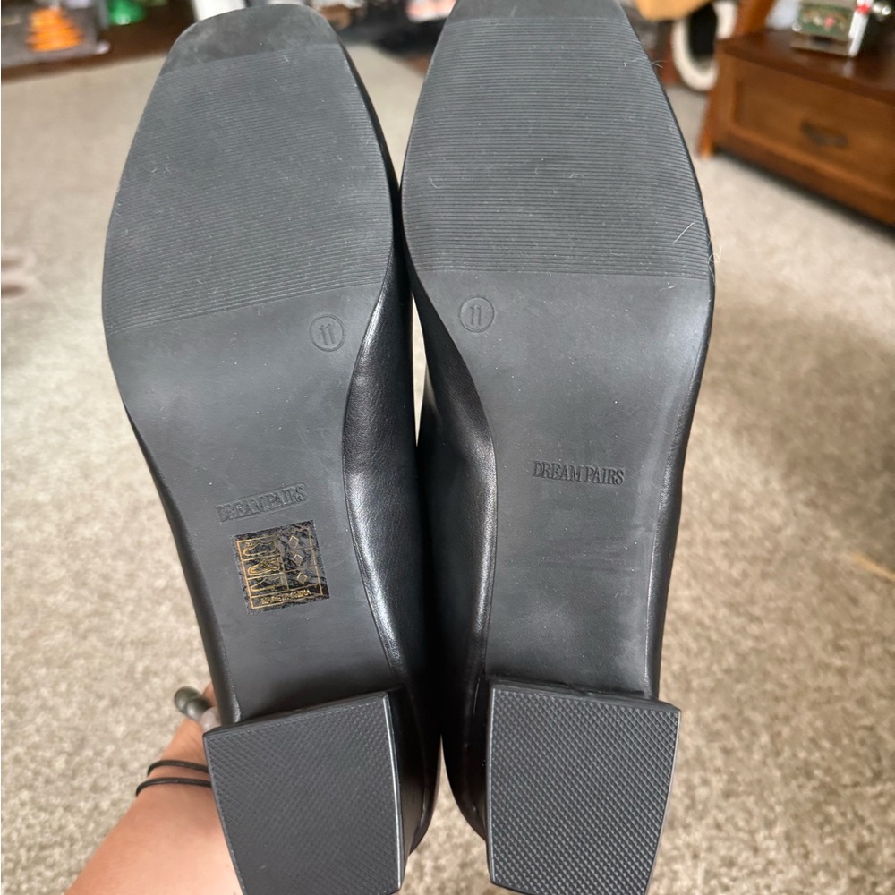 Dream Pairs Black Flats - Picture 4 of 8